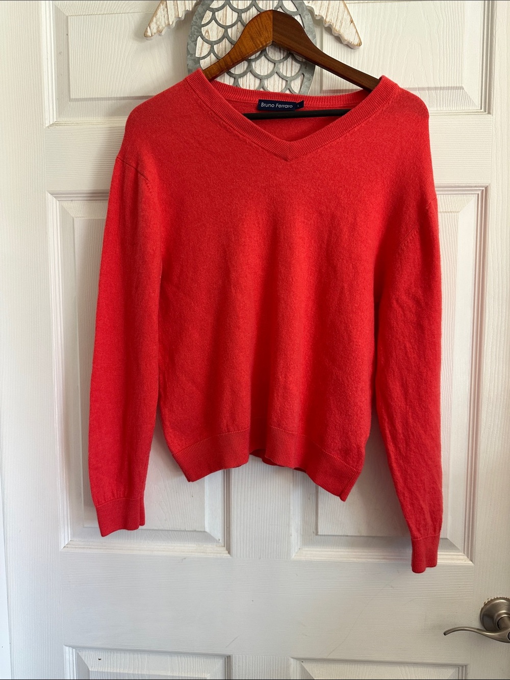 Men's coral V-Neck Sweater L wool